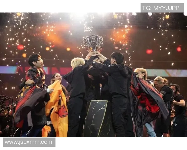 FPX战队配合引发热议玩家与评论员观点大相径庭